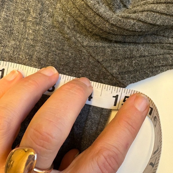 Lez a Lez Gray Cold-Shoulder Ribbed Knit cropped Sweater women's size Small - Picture 5 of 6